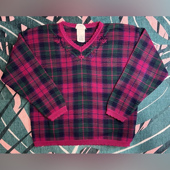 Vintage Northern Reflections Plaid Knit Vneck Scalloped Trim Sweater - Picture 1 of 11
